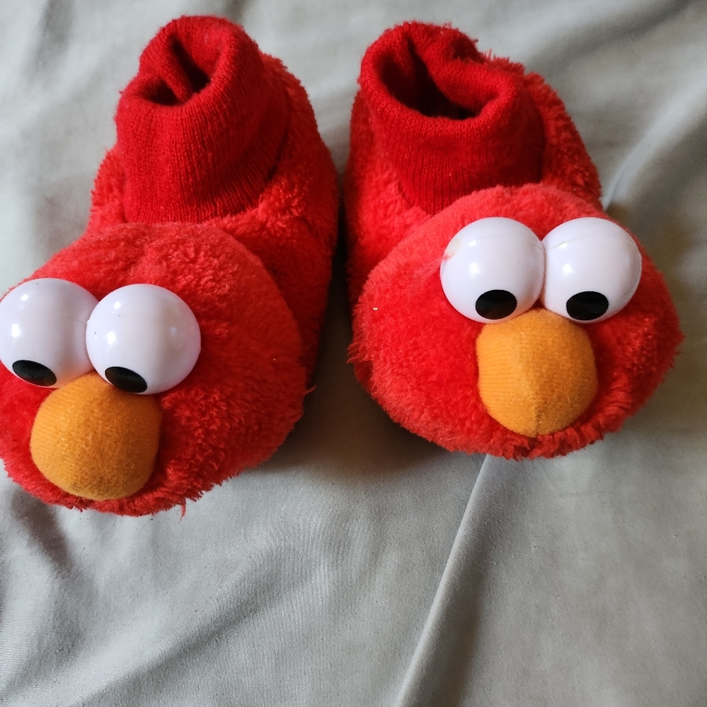 Sesame Street Elmo slippers